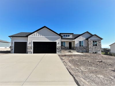 /international/us/124-s-freedom-way-grantsville-ut-110106441620/