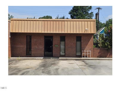 /international/us/2211-edgewood-avenue-burlington-nc-110101193054/