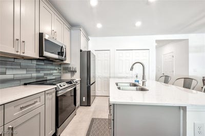 /international/us/14195-oviedo-place-fort-myers-fl-110101424809/