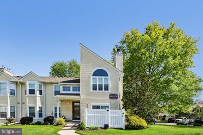 /international/us/18-dennis-court-hightstown-nj-110108096704/