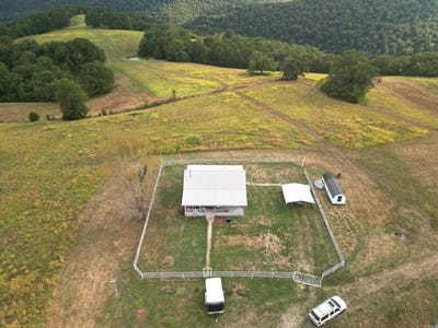 /international/us/622-daisy-lane-yellville-ar-110102581480/