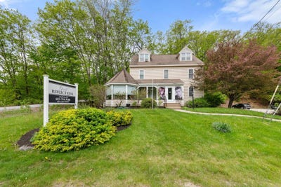 /international/us/459-lake-street-bristol-nh-110108547662/