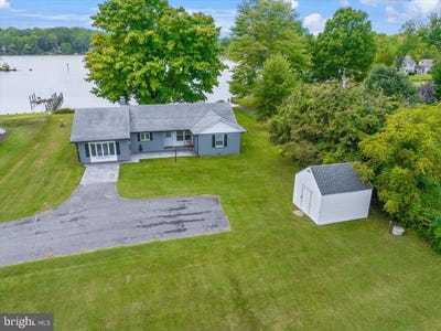 /international/us/4852-4850-church-ln-galesville-md-110110350091/