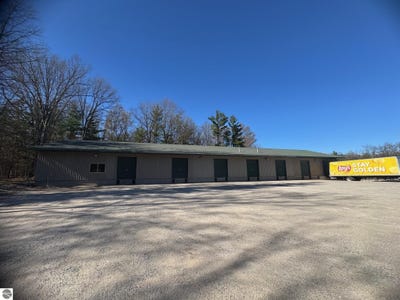 /international/us/618-w-west-branch-road-prudenville-mi-110108302066/