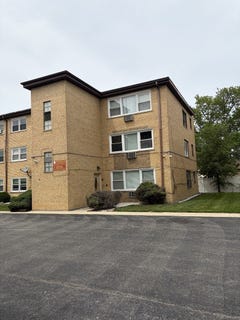 /international/us/10739-s-pulaski-road-chicago-il-110108337385/