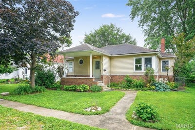 /international/us/217-w-walnut-street-benld-il-110108912928/