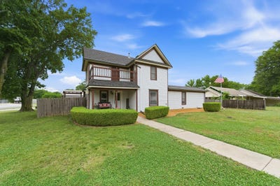 /international/us/427-s-willow-st-douglass-ks-110109060826/