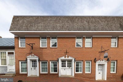 /international/us/109-n-main-st-woodstock-va-110108131484/