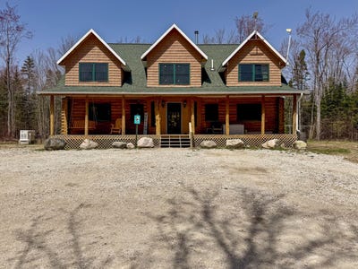 /international/us/16911-s-ramona-rd-kinross-mi-110108415561/