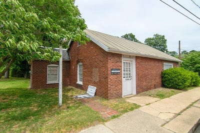 /international/us/23391-front-st-accomac-va-110108957741/