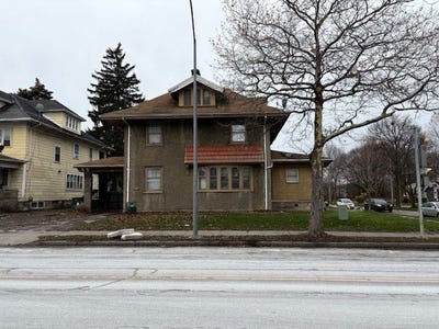 /international/us/1239-saint-paul-street-rochester-ny-110107611908/