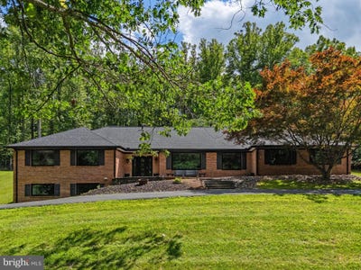 /international/us/5920-hunton-wood-drive-broad-run-va-110109039319/