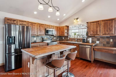 /international/us/25-neosha-trail-boulder-wy-110100331249/