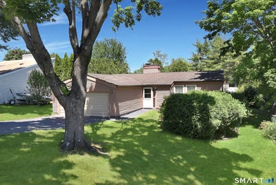 /international/us/14-e-lake-drive-middletown-ct-110108796413/