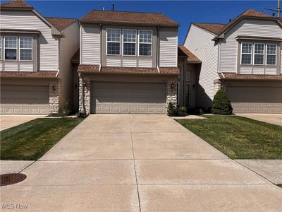 /international/us/1465-durham-drive-broadview-heights-oh-110101098834/