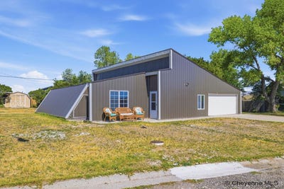 /international/us/526-n-warren-ave-glendo-wy-110109006844/