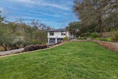 /international/us/695-chiquita-road-healdsburg-ca-110109591398/