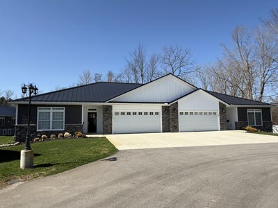 /international/us/238-glei-court-hillsdale-mi-110107229804/
