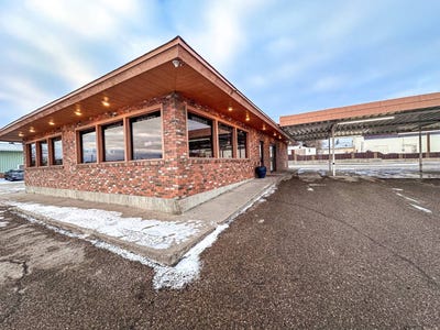 /international/us/400-us-highway-2-wolf-point-mt-110105780368/
