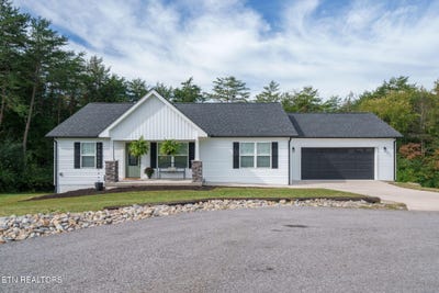 /international/us/57-capitol-drive-crossville-tn-110110378937/