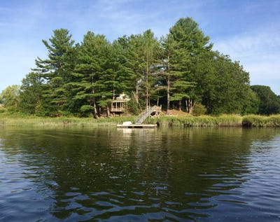 /international/us/85-college-road-stratham-nh-110100069214/
