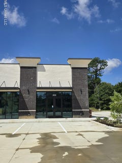 /international/us/10680-goodman-road-olive-branch-ms-110101623950/