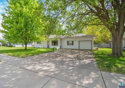 /international/us/720-s-main-st-lennox-sd-110108353899/