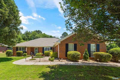 /international/us/215-grasslands-road-huntsville-al-110108551649/