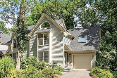 /international/us/111-brigham-street-hudson-ma-110108441624/