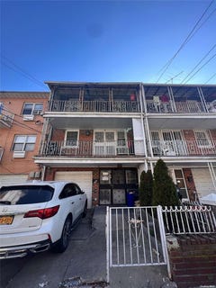 /international/us/59-20-xenia-street-corona-ny-110096104465/