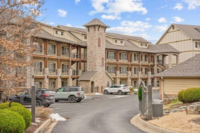 /international/us/53-royal-vista-drive-branson-mo-110109040668/