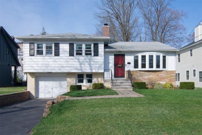 /international/us/435-carol-place-pelham-ny-110098915147/