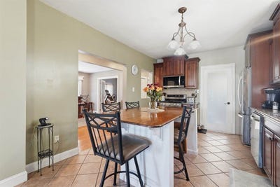 /international/us/681-mill-st-agawam-ma-110120123109/