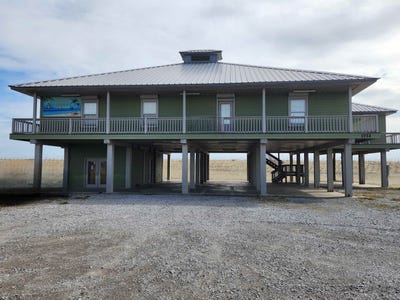 /international/us/1772-highway-1-grand-isle-la-110096915283/
