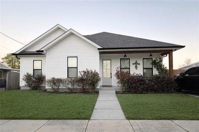 /international/us/2408-lloyds-avenue-chalmette-la-110106847625/