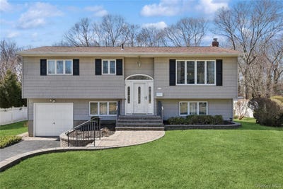 /international/us/14-wenmore-road-commack-ny-110106499326/