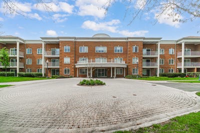 /international/us/bloomingdale-il-110107474872/