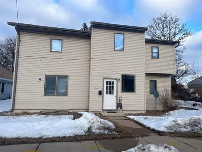 /international/us/2165-prairie-street-stevens-point-wi-110105644809/