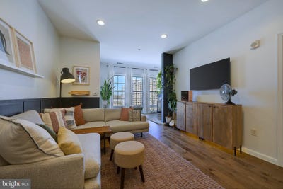 /international/us/8045-newell-street-silver-spring-md-110107160599/
