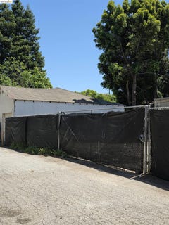 /international/us/elmwood-street-mountain-view-ca-110108203838/