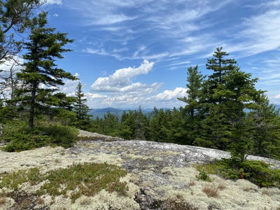 /international/us/19-hawk-lane-rumford-me-110093435578/