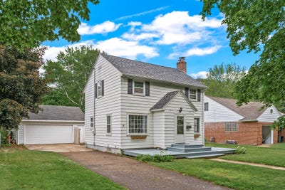 /international/us/1628-fairway-street-eau-claire-wi-110108603312/?lang=fr