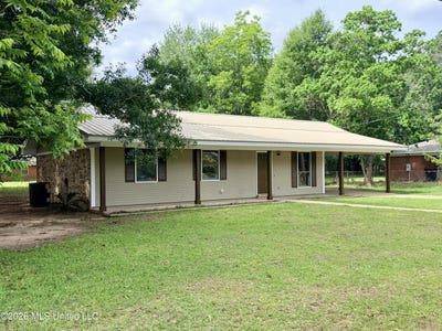 /international/us/107-driftwood-drive-lucedale-ms-110107827566/