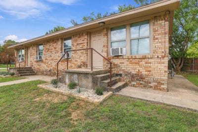 /international/us/701-w-hull-a-b-street-denison-tx-110120630146/
