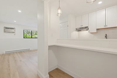 /international/us/800-county-taunton-ma-110107996898/