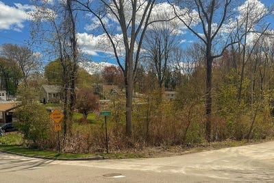 /international/us/9-luther-ave-worcester-ma-110107731795/