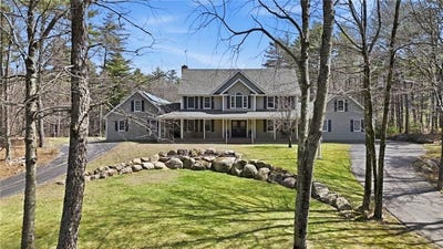 /international/us/564-hopkins-hill-road-west-greenwich-ri-110107395904/