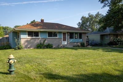 /international/us/7335-pheasant-trl-racine-wi-110101190215/