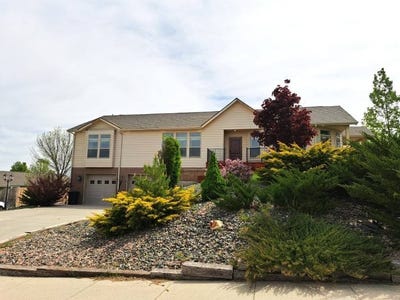 /international/us/1300-maple-street-chadron-ne-110108017722/