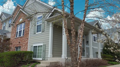 /international/us/2444-emily-lane-elgin-il-110108958443/